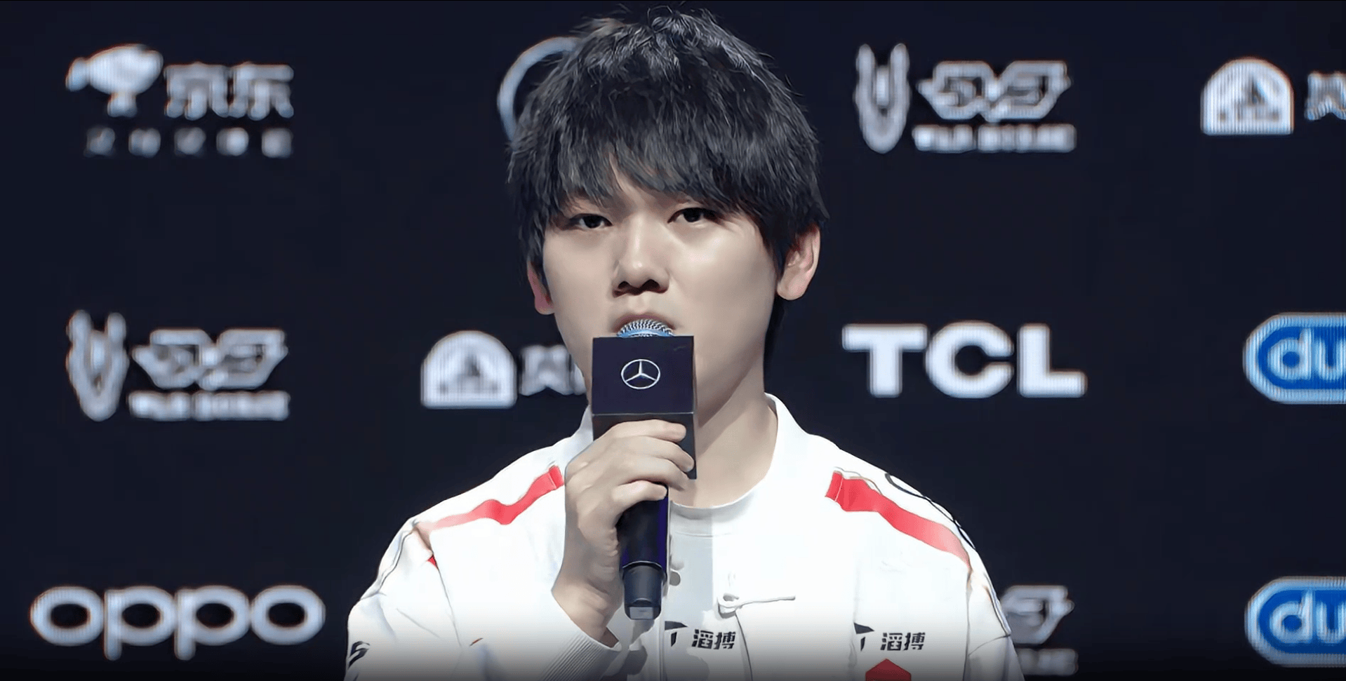 JackeyLove在C9比赛中官方发布新规,高光表现引发热议! JackeyLove在C9比赛中官方发布新规,高光表现引发热议!